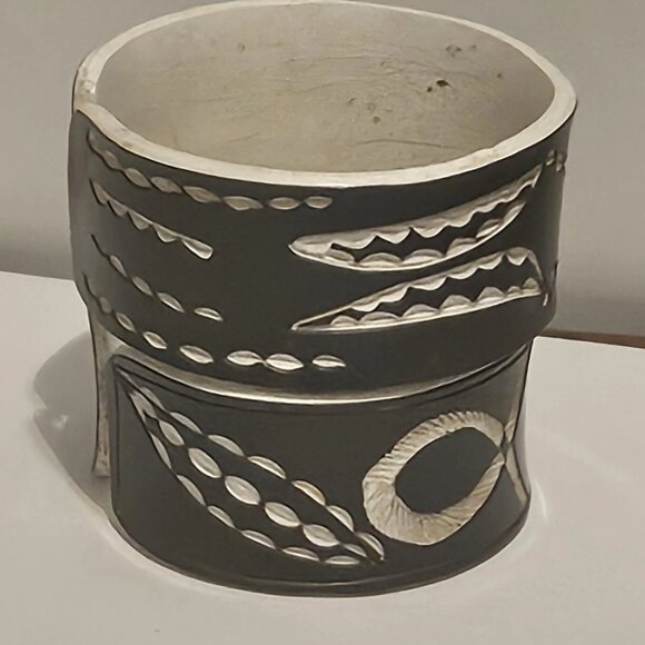 2 Chunky Plastic Bracelets - Picture 1 of 9